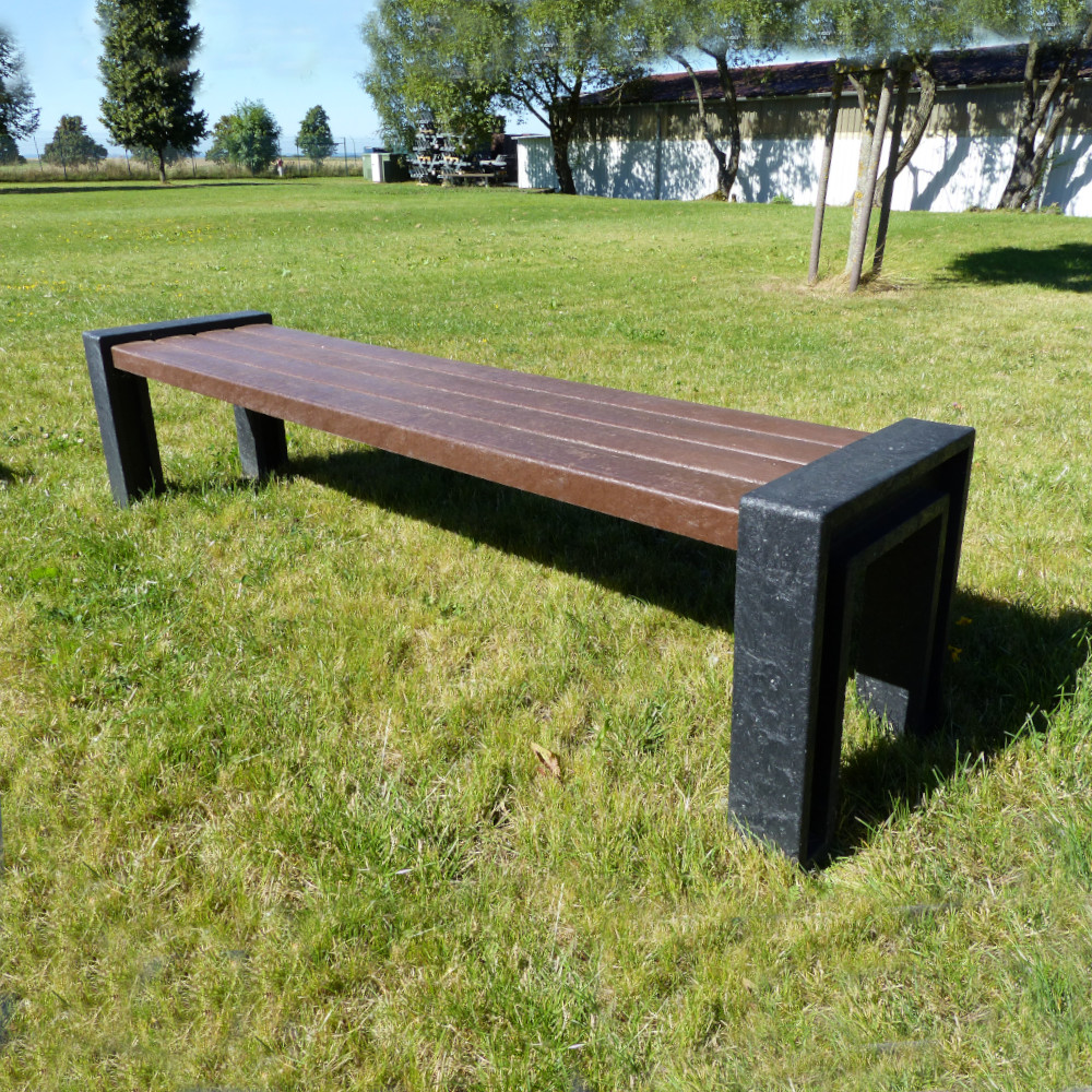 grau braune Bank Hyde Park auf Wiese