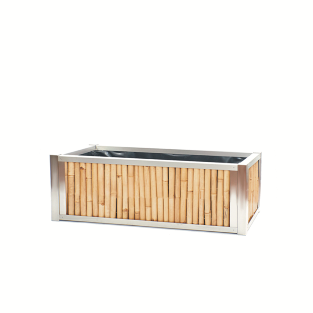 Hochbeet aus Edelstahl mit Seiten aus Bambus, bepflanzt