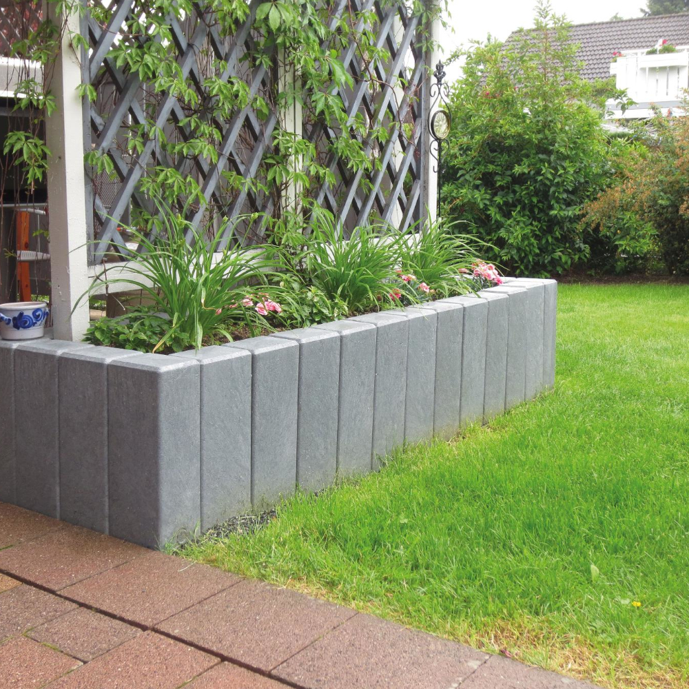 Rechteckpalisaden grau aus Recycling Kunststoff als Hochbeet