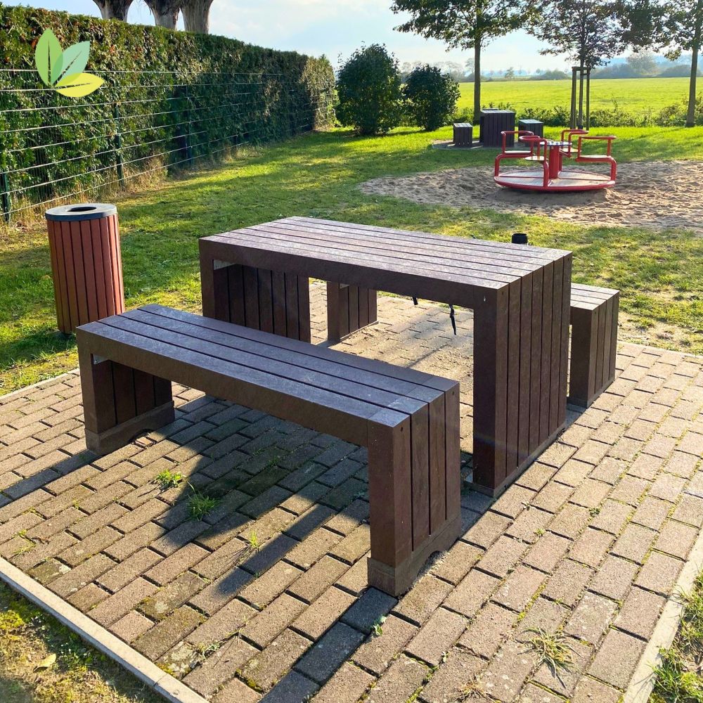 Spielplatz Sitzgruppe Calero