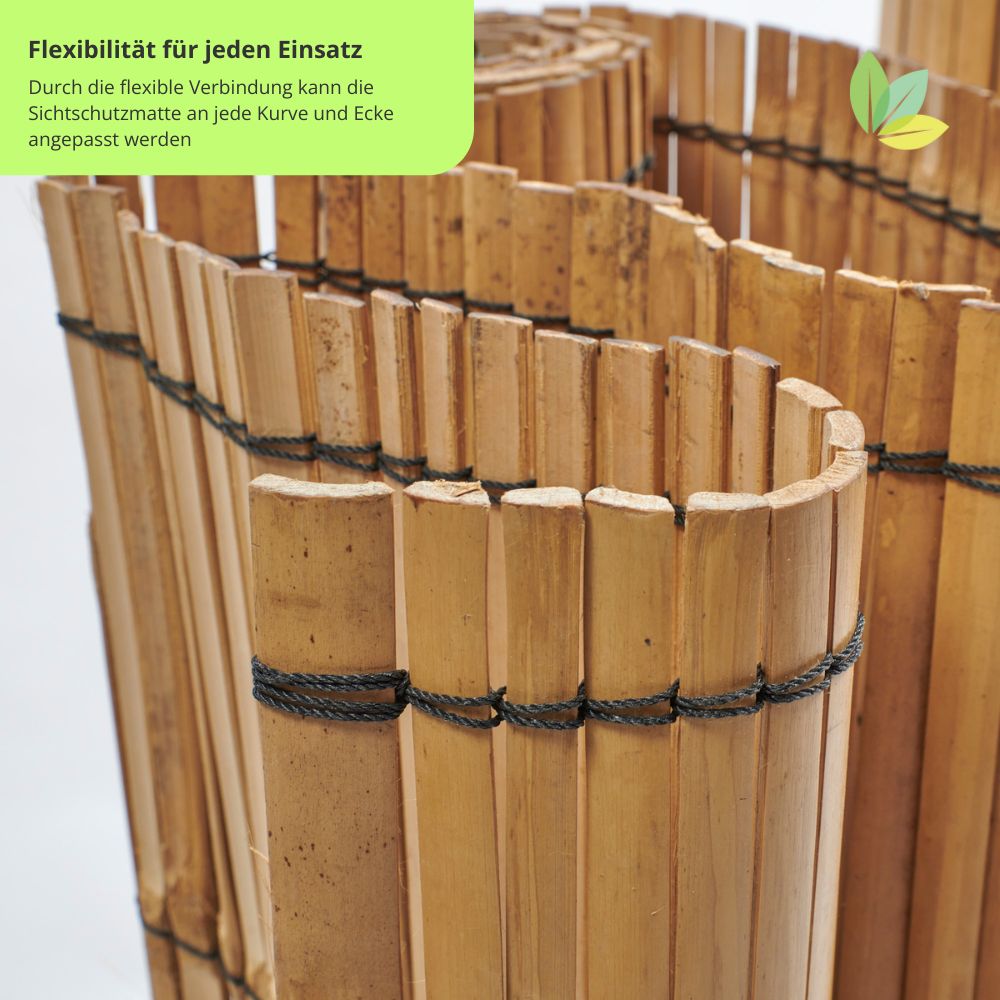 Das Bambusrollo ist flexibel, wodurch es sich besonders einfach befestigen lässt