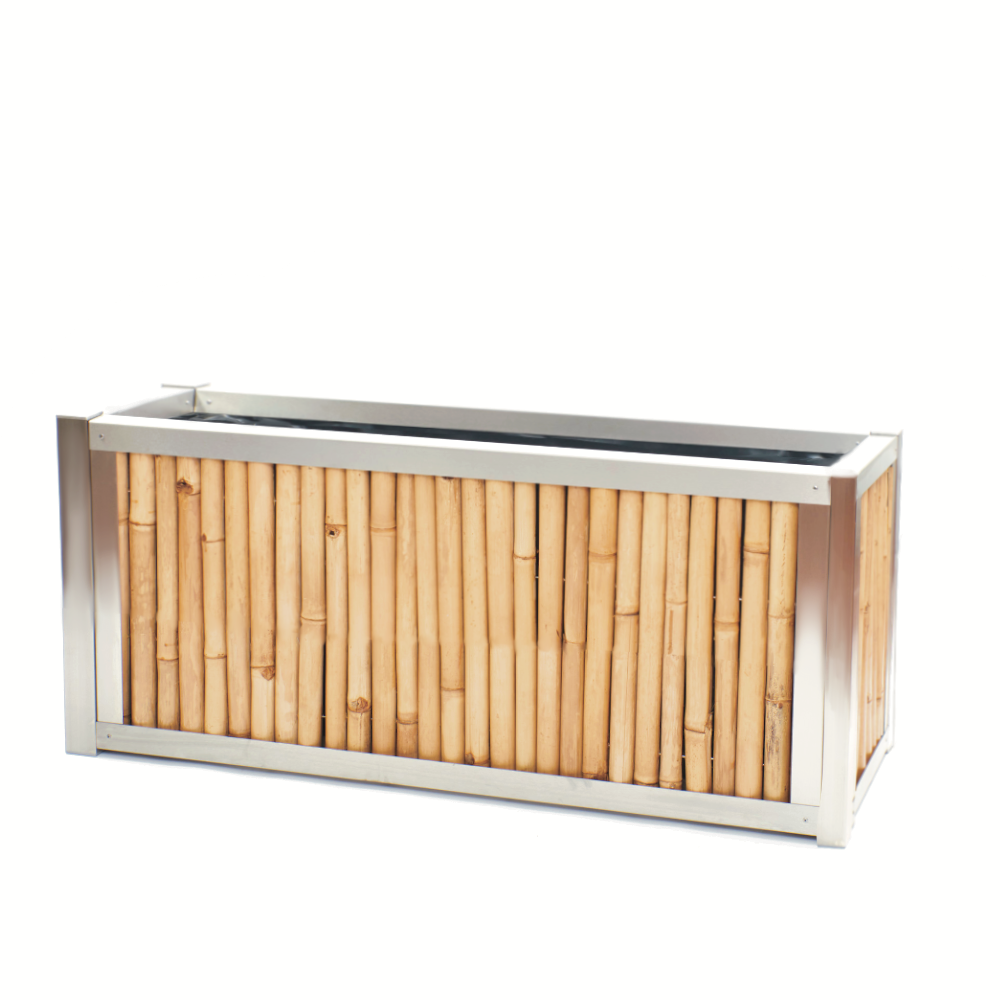 Hochbeet aus Edelstahl mit Seiten aus Bambus, bepflanzt