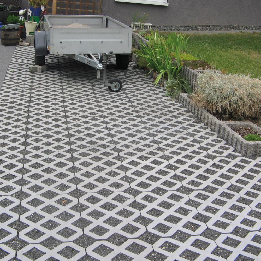 Hängerparkplatz aus Rasengittersteinen