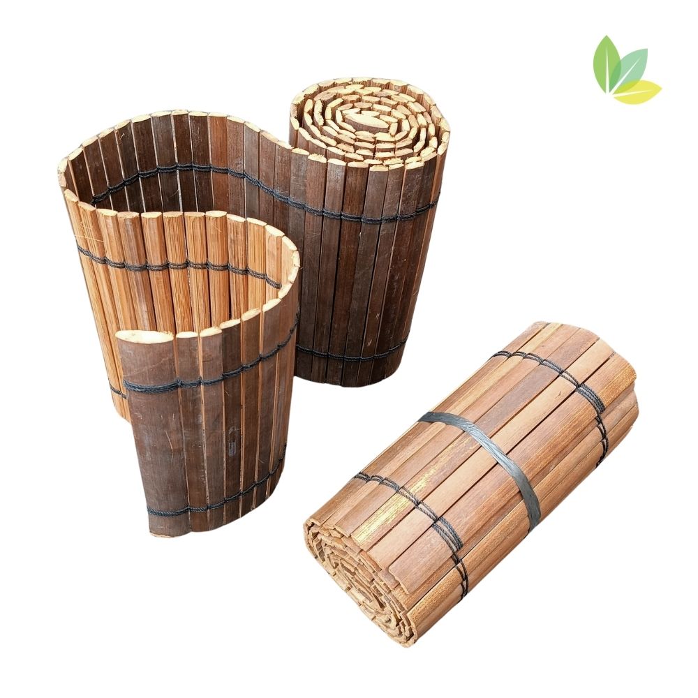 Bambusmatte Gartenweg Matte aus Bambusleisten gerollt und ausgerollt