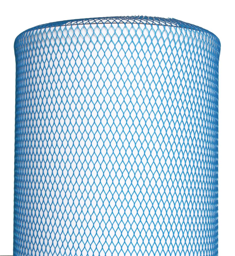 Netzschutzschlauch blau auf weissem Gegenstand