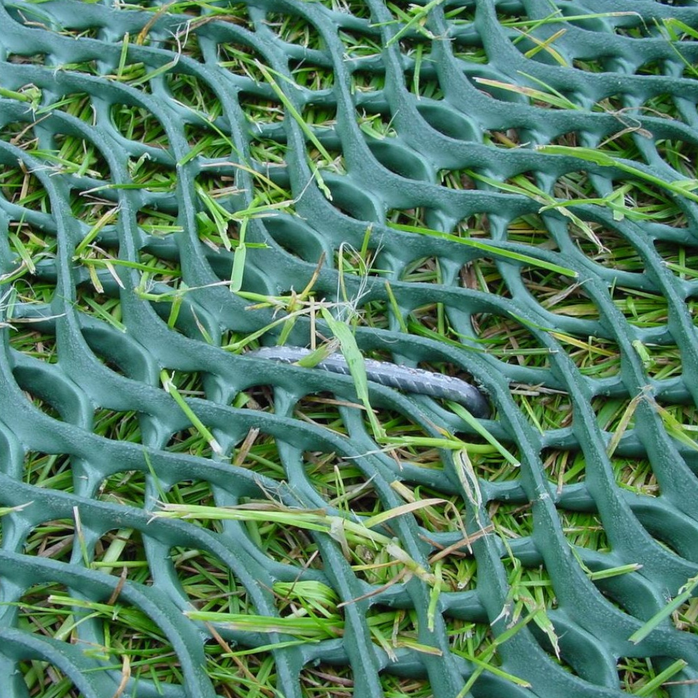 Befestigung des GrassProtecta Rasengitter