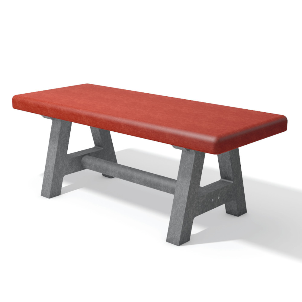 Kindertisch CANETTI auf einer Wiese