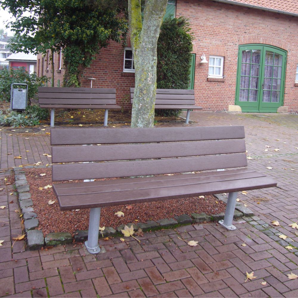 Seniorenbank auf Parkgelände