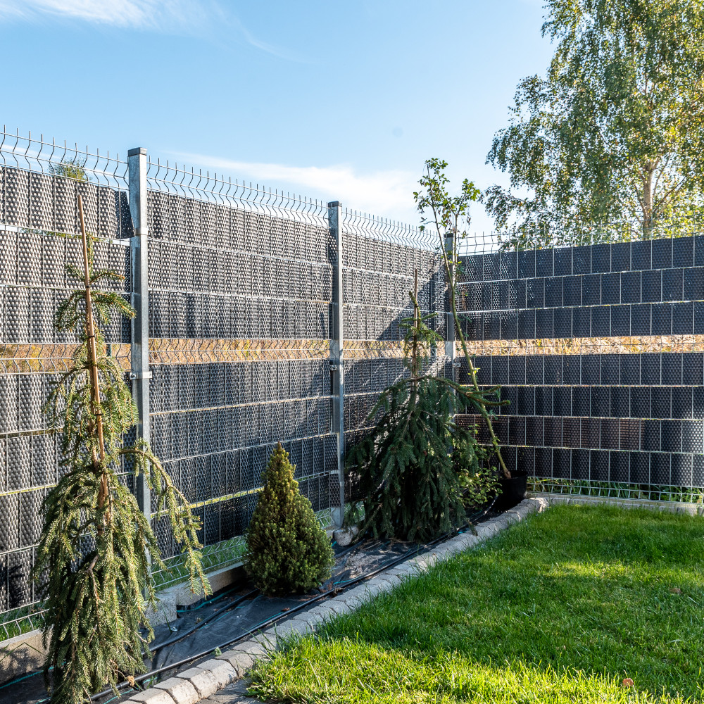 Dunkel-Grauer Rattan Sichtschutz