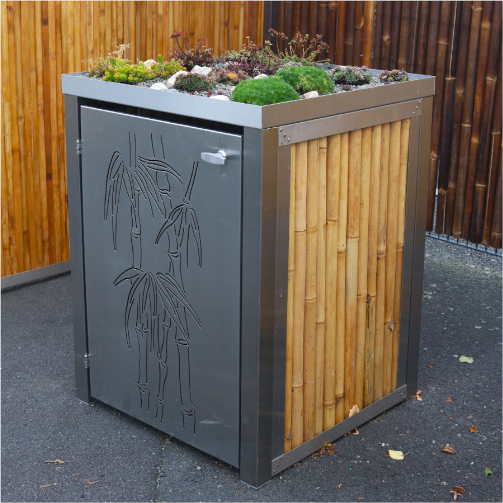 Mülltonnenbox mit Bambus Motivtür aus Edelstahl, Bambusrohren und Gründach