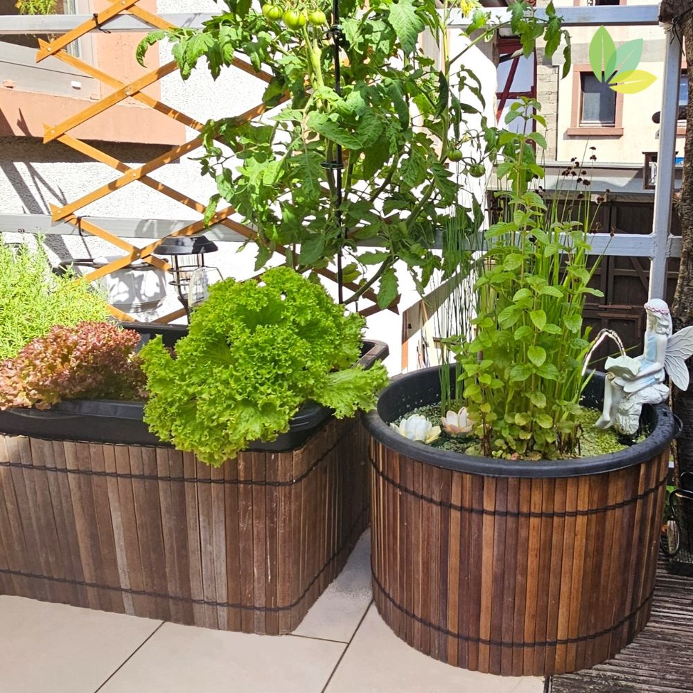 Mit der Bambusmatte lassen sich Blumenkübel und sonstiges verkleiden