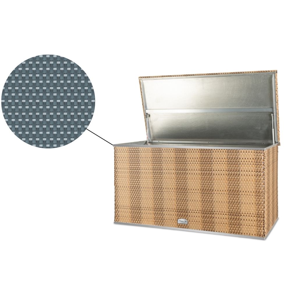 Rattan Auflagenbox, Kissenbox wasserdicht, 115cm x 60cm x 60cm Rattan Kissenbox in strohfarben auf einer Veranda
