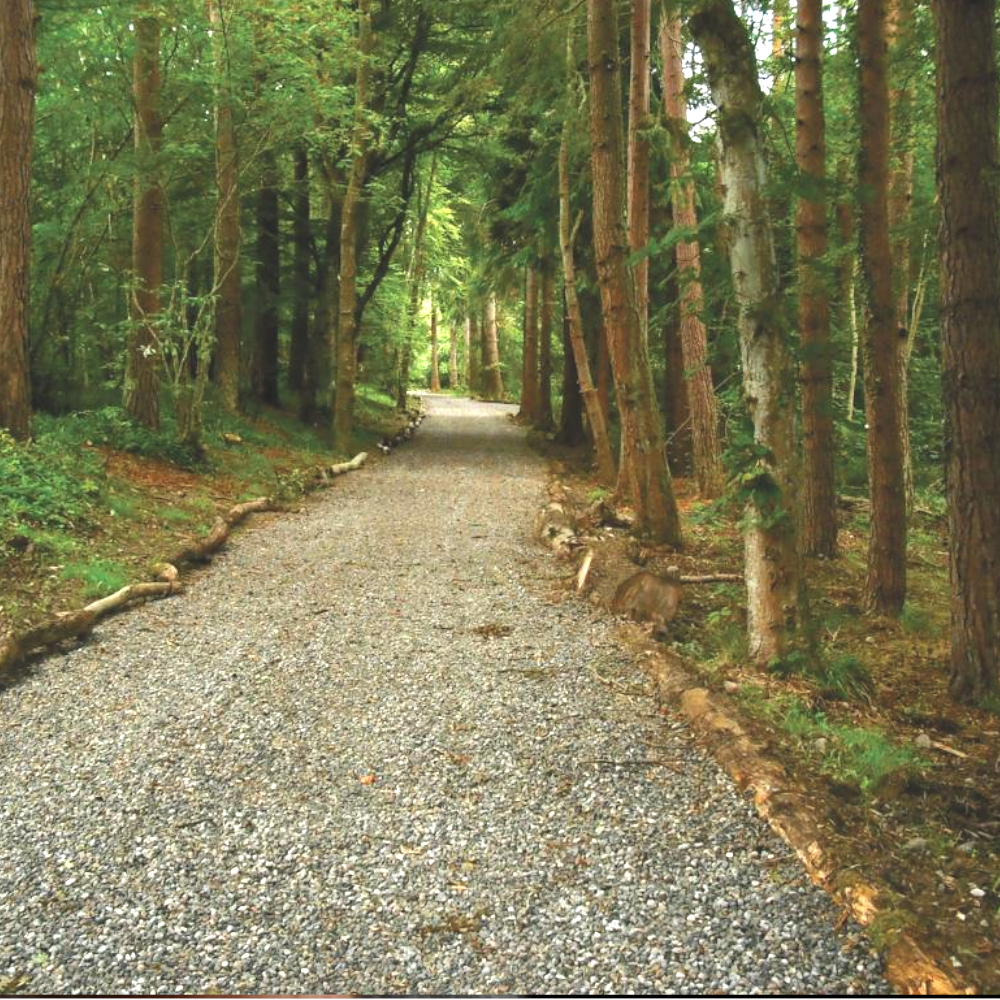 Trennvlies unter Kies als Waldweg