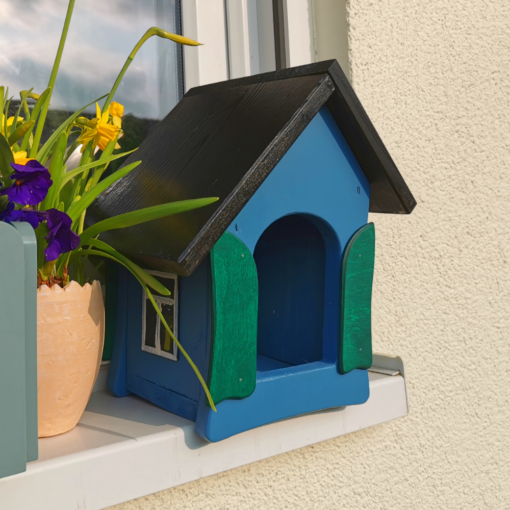Vogelhäuschen aus Holz, handgefertigtes Unikat aus WfbM-Produktion, 25 x 19 x 30cm, blau