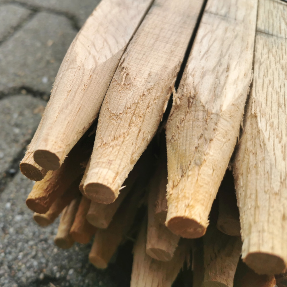 Hartholzpfähle, Pflanzstäbe aus Eiche, angespitzt 1.5m, Ø 22 x 22mm angespitzte Hartholzpfähle