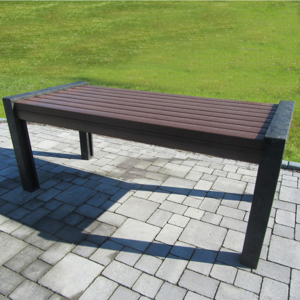 grau brauner Gartentisch HYDE PARK auf Terrasse