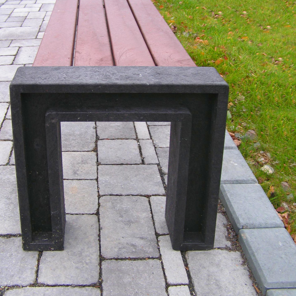 Seitenansicht grau braune Bank Hyde Park