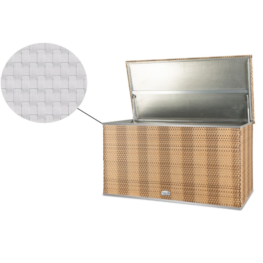 Rattan Auflagenbox, Kissenbox wasserdicht, 115cm x 60cm x 60cm Rattan Kissenbox in strohfarben auf einer Veranda