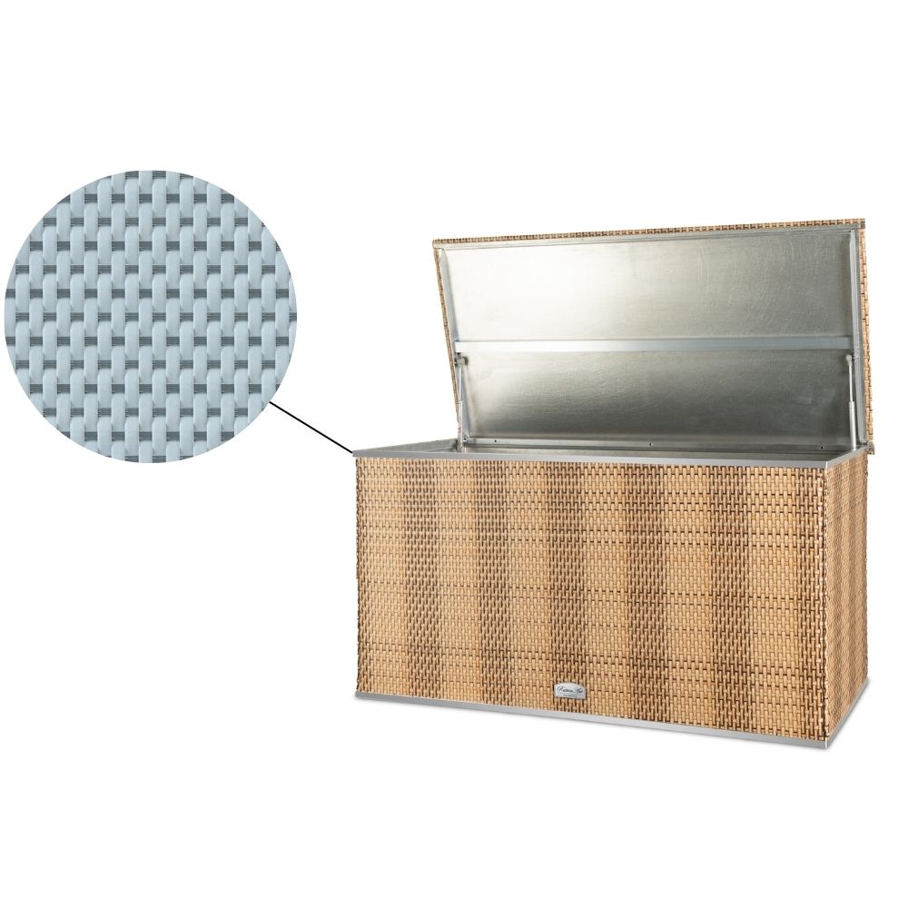 Rattan Auflagenbox, Kissenbox wasserdicht, 115cm x 60cm x 60cm Rattan Kissenbox in strohfarben auf einer Veranda