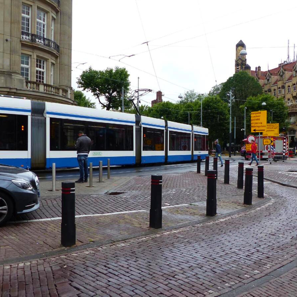 Straßenpoller auf öffentlichen Platz