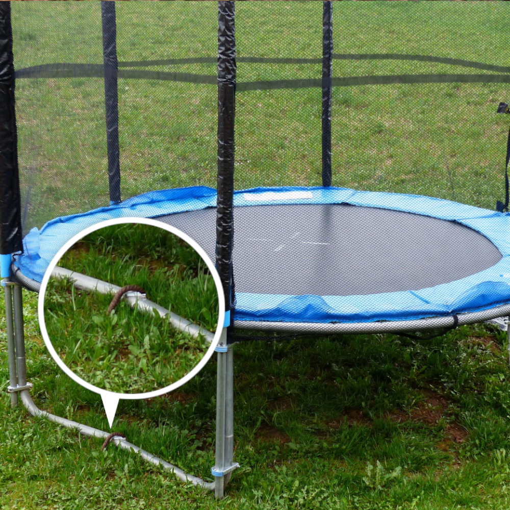 Als Hering im Boden zur Befestigung von Trampolin