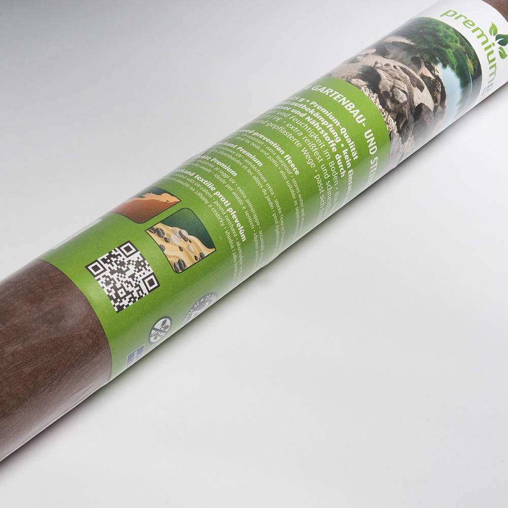 braune Rolle aus Vies eingewickelt in Plastikfolie