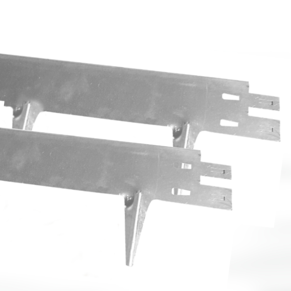 2 verzinkte Rasenkanten aus Metall mit den Maßen 1m x 75mm