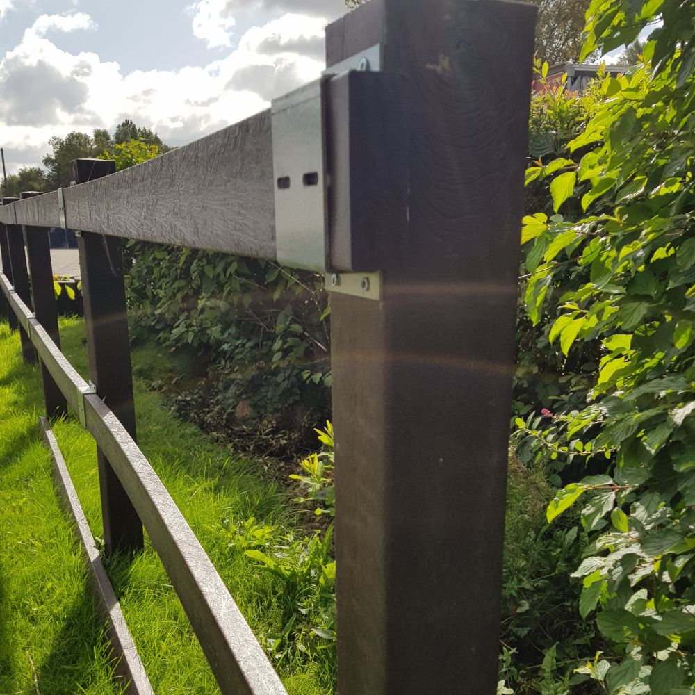 Vierkantpfosten braun Zaunpfosten mit Spitze Zaun