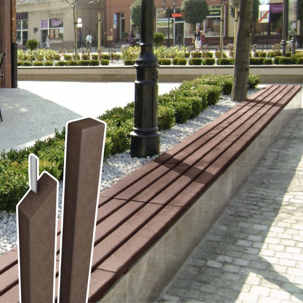 Bankbohlen auf Betonblöcken