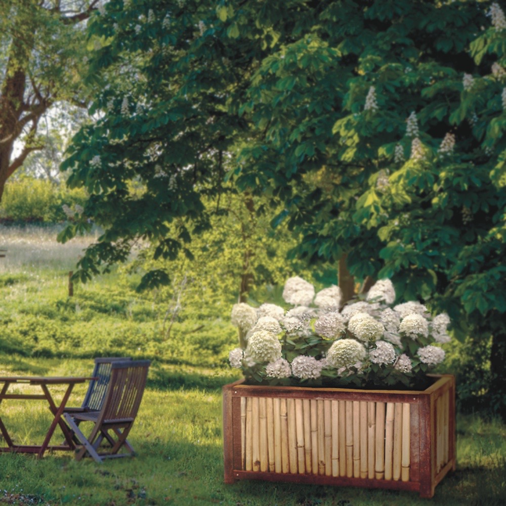 Bambus Hochbeet mit Cortenstahl Einfassung